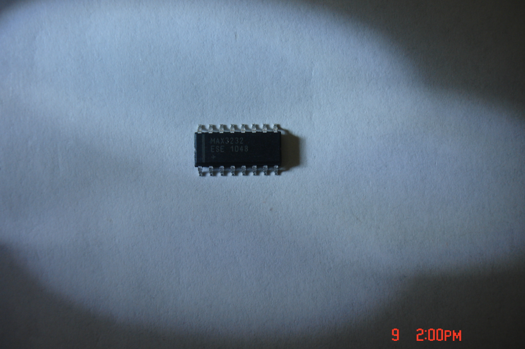 供應MAX3232ESE ,5.5V 3.0V、功耗低,1Mbps收發器,真RS-232運用四0.1uF外部電容器-MAX3232ESE盡在買賣IC網